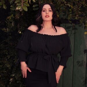 La Femme en Noir XL Ritual Peasant Top in Black